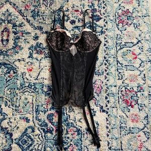 Victoria’s Secret bustier top EUC 💕